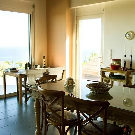 Vila With Spectacular View Xylokastro