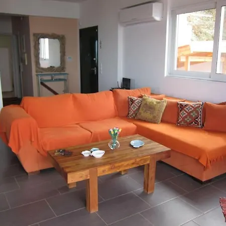 With Spectacular View Vila Xylokastro